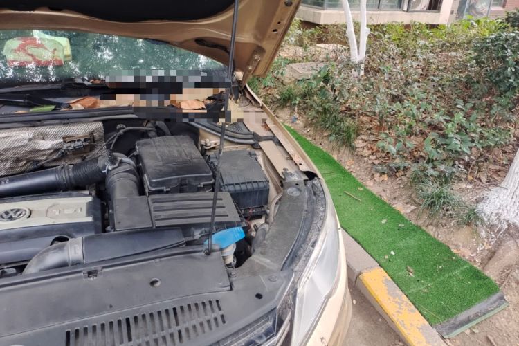 Used Volkswagen Tiguan 2012 2.0 TSI Automatic All-Wheel Drive Flagship Edition Engine Bay Left