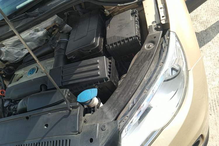 Used Volkswagen Tiguan 2012 1.8TSI Automatic Two-Wheel Drive Trend Edition Engine Bay Left