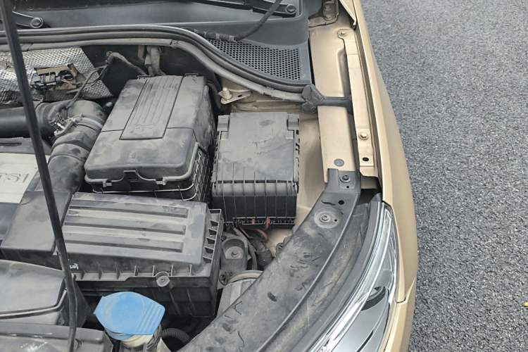 Used Volkswagen Tiguan 2012 1.8TSI Automatic Two-Wheel Drive Elite Edition Engine Bay Left