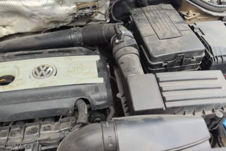 Used Volkswagen Tiguan 2012 2.0 TSI Automatic All-Wheel Drive Elite Edition Engine Bay Left