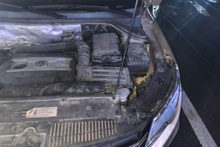 Used Volkswagen Tiguan 2012 1.8TSI Automatic Two-Wheel Drive Trend Edition Engine Bay Left