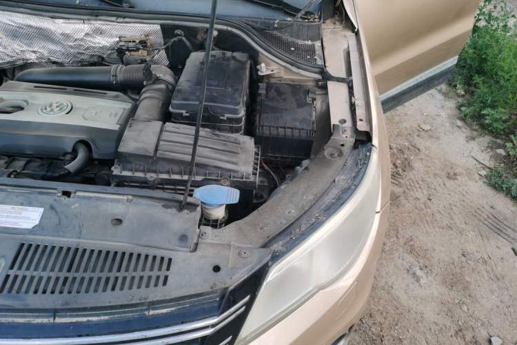 Used Volkswagen Tiguan 2012 2.0 TSI Automatic All-Wheel Drive Flagship Edition Engine Bay Left