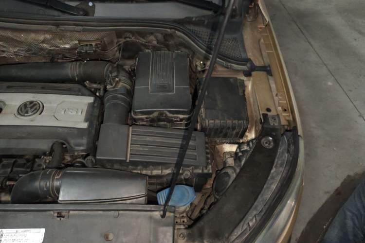 Used Volkswagen Tiguan 2012 2.0 TSI Automatic All-Wheel Drive Flagship Edition Engine Bay Left