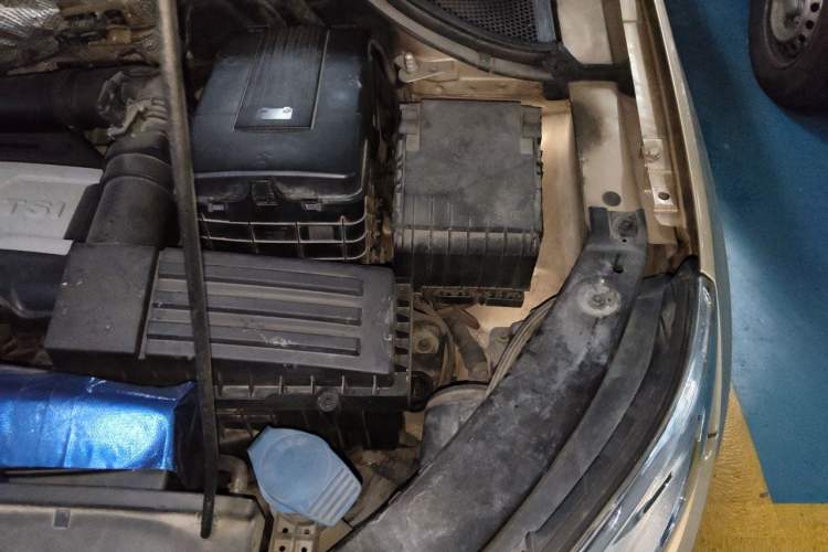 Used Volkswagen Tiguan 2012 1.8TSI Automatic Two-Wheel Drive Elite Edition Engine Bay Left