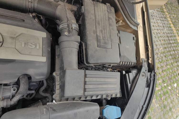 Used Volkswagen Tiguan 2012 1.8TSI Automatic Two-Wheel Drive Elite Edition Engine Bay Left
