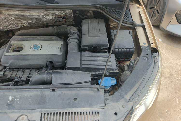 Used Volkswagen Tiguan 2012 2.0 TSI Automatic All-Wheel Drive Flagship Edition Engine Bay Left