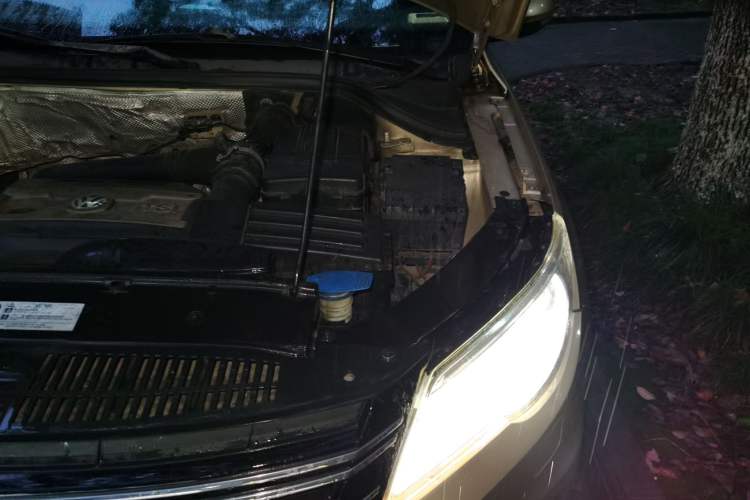 Used Volkswagen Tiguan 2012 2.0 TSI Automatic All-Wheel Drive Flagship Edition Engine Bay Left