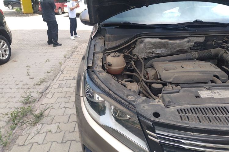 Used Volkswagen Tiguan 2012 2.0 TSI Comfort Edition Engine Bay Right