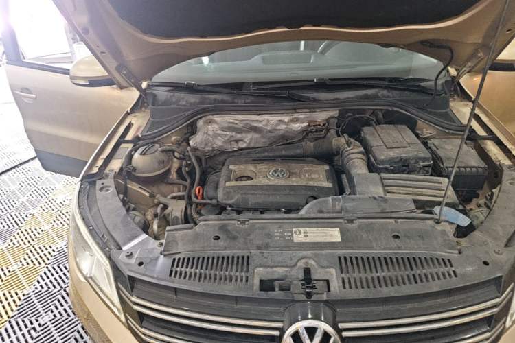 Used Volkswagen Tiguan 2012 1.8TSI Automatic Two-Wheel Drive Trend Edition Engine Bay Right