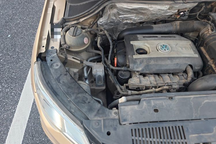 Used Volkswagen Tiguan 2012 1.8TSI Automatic All-Wheel Drive Elite Edition Engine Bay Right