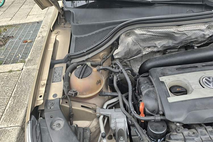 Used Volkswagen Tiguan 2012 1.8TSI Automatic Two-Wheel Drive Elite Edition Engine Bay Right