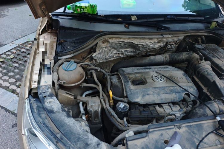 Used Volkswagen Tiguan 2012 1.8TSI Automatic Two-Wheel Drive Elite Edition Engine Bay Right