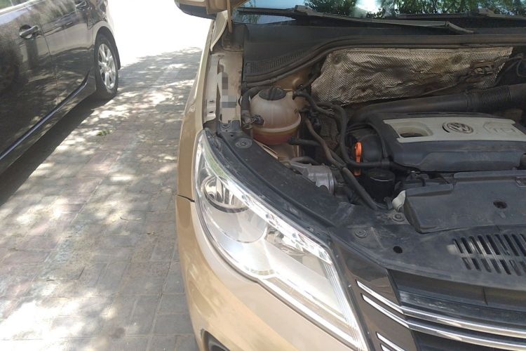 Used Volkswagen Tiguan 2012 1.8TSI Automatic Two-Wheel Drive Trend Edition Engine Bay Right