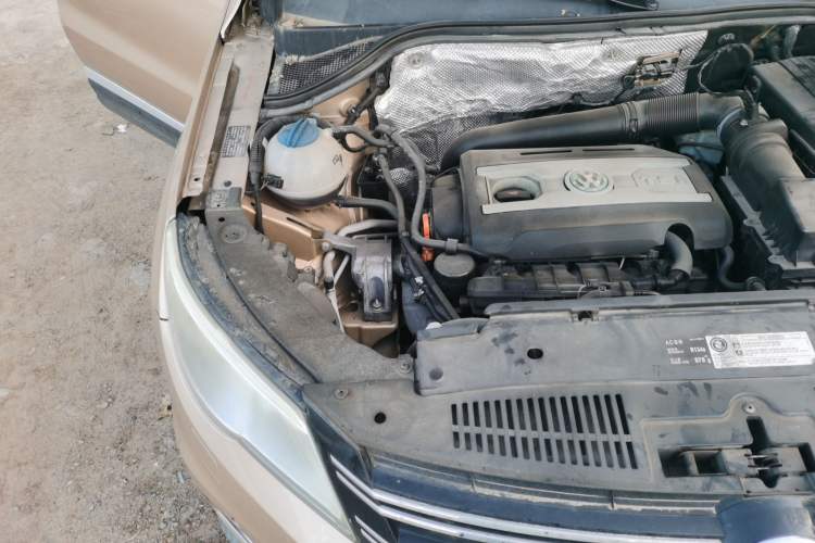 Used Volkswagen Tiguan 2012 2.0 TSI Automatic All-Wheel Drive Flagship Edition Engine Bay Right