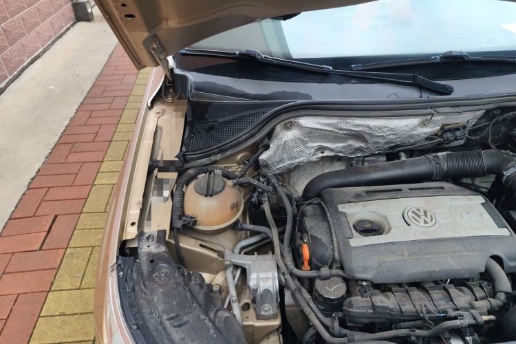 Used Volkswagen Tiguan 2012 2.0 TSI Automatic All-Wheel Drive Flagship Edition Engine Bay Right