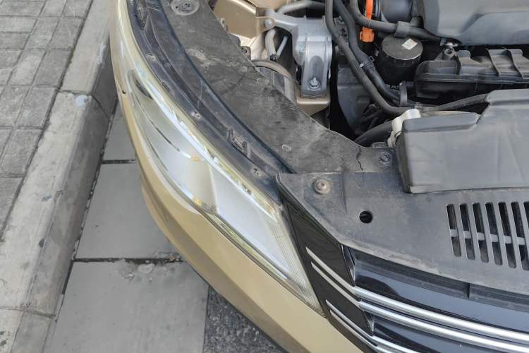 Used Volkswagen Tiguan 2012 1.8TSI Automatic All-Wheel Drive Elite Edition Engine Bay Right