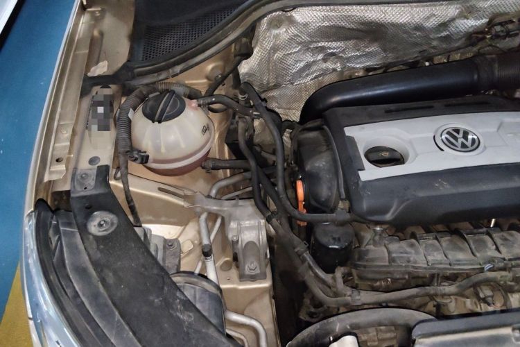 Used Volkswagen Tiguan 2012 1.8TSI Automatic Two-Wheel Drive Elite Edition Engine Bay Right