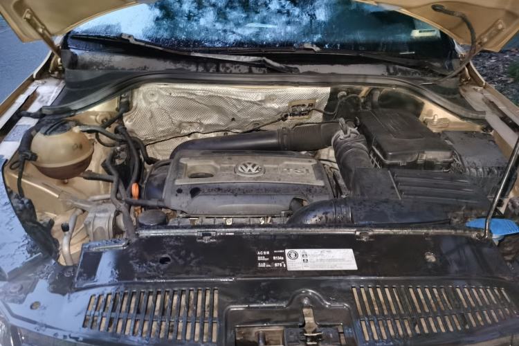 Used Volkswagen Tiguan 2012 2.0 TSI Automatic All-Wheel Drive Flagship Edition Engine Bay