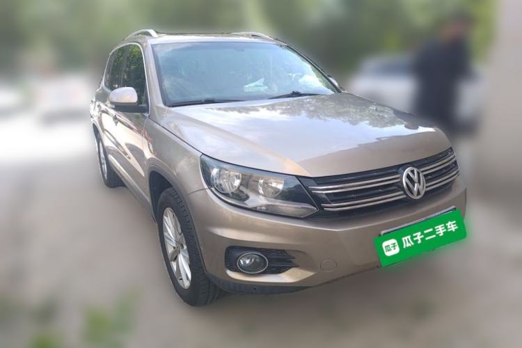 Used Volkswagen Tiguan 2012 2.0 TSI Comfort Edition Front Right 45 Deg
