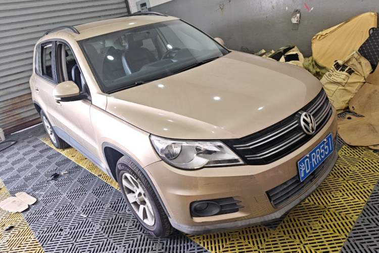 Used Volkswagen Tiguan 2012 1.8TSI Automatic Two-Wheel Drive Trend Edition Front Right 45 Deg