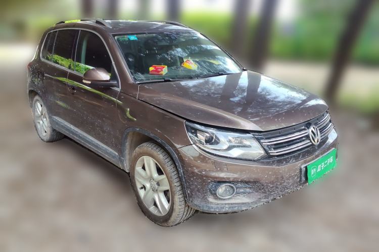 Used Volkswagen Tiguan 2012 2.0 TSI Luxury Edition Front Right 45 Deg