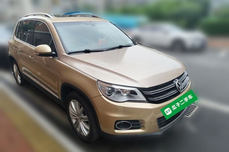 Used Volkswagen Tiguan 2012 2.0 TSI Automatic All-Wheel Drive Flagship Edition Front Right 45 Deg