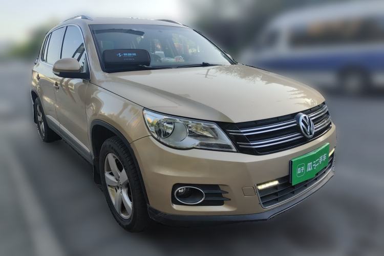 Used Volkswagen Tiguan 2012 1.8TSI Automatic All-Wheel Drive Elite Edition Front Right 45 Deg