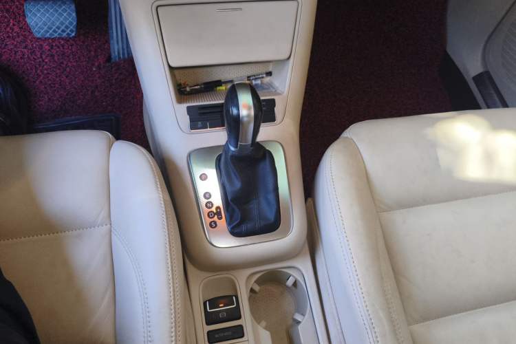 Used Volkswagen Tiguan 2012 1.8TSI Automatic Two-Wheel Drive Elite Edition Gear Lever