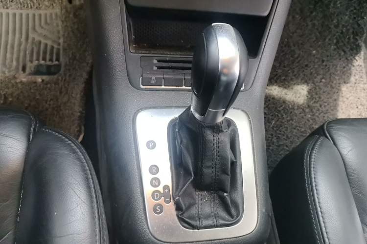 Used Volkswagen Tiguan 2012 1.8TSI Automatic Two-Wheel Drive Trend Edition Gear Lever
