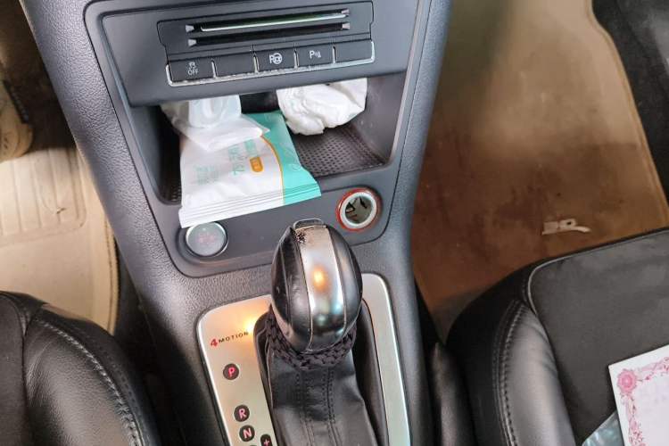 Used Volkswagen Tiguan 2012 2.0 TSI Automatic All-Wheel Drive Flagship Edition Gear Lever