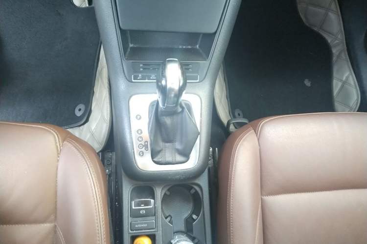 Used Volkswagen Tiguan 2012 2.0 TSI Comfort Edition Gear Lever