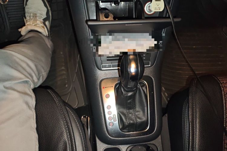 Used Volkswagen Tiguan 2012 1.8TSI Automatic All-Wheel Drive Fashion Edition Gear Lever