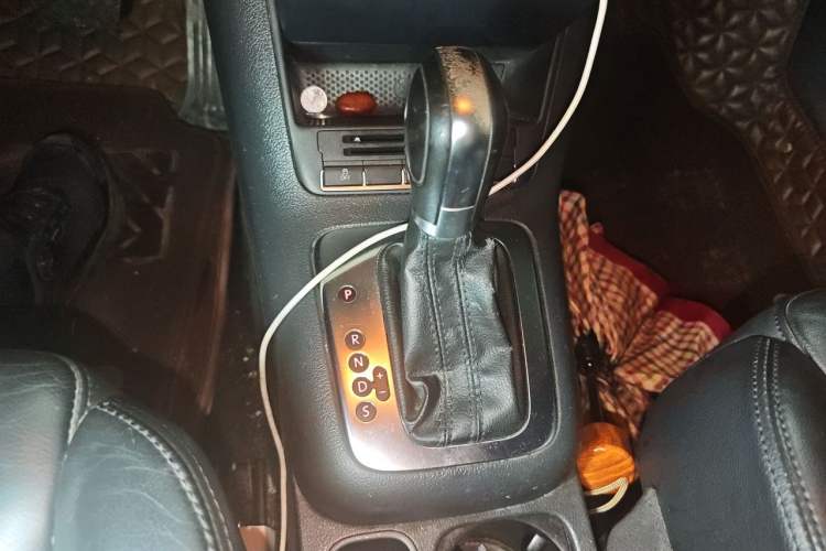 Used Volkswagen Tiguan 2012 1.8TSI Automatic Two-Wheel Drive Trend Edition Gear Lever