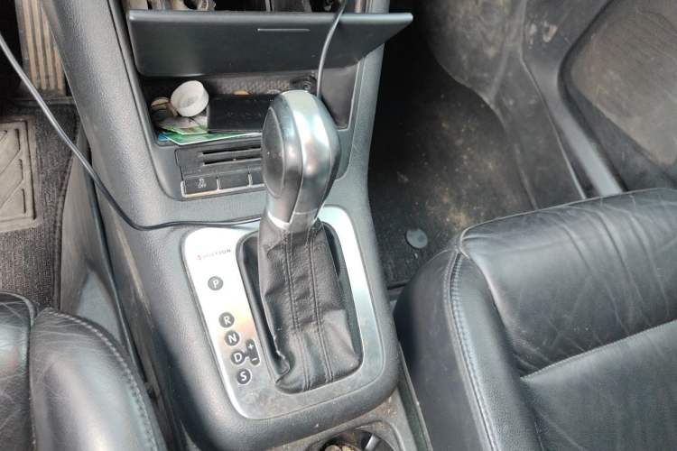 Used Volkswagen Tiguan 2012 1.8TSI Automatic All-Wheel Drive Elite Edition Gear Lever