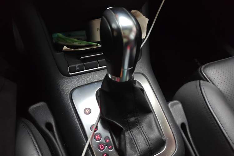 Used Volkswagen Tiguan 2012 1.8TSI Automatic Two-Wheel Drive Elite Edition Gear Lever