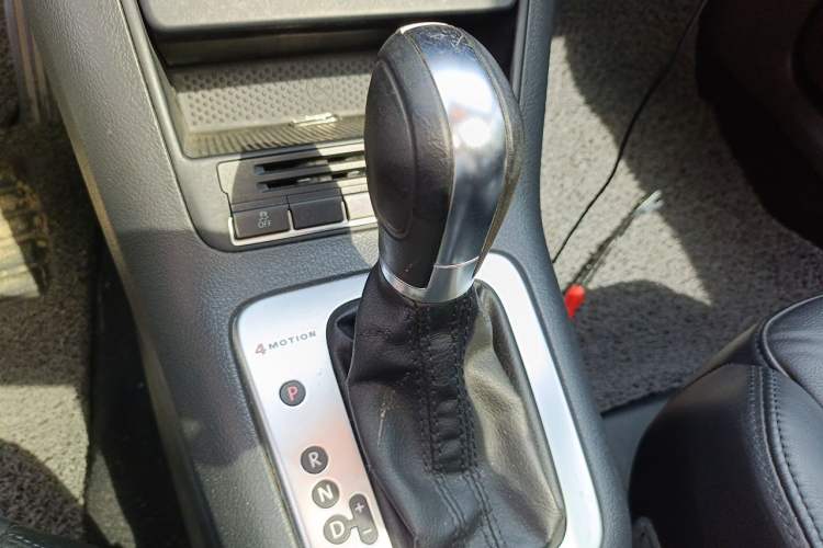 Used Volkswagen Tiguan 2012 1.8TSI Automatic All-Wheel Drive Elite Edition Gear Lever