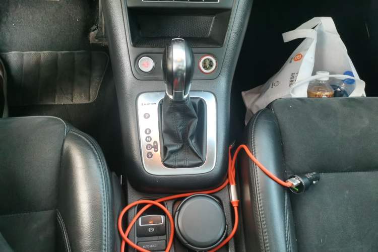 Used Volkswagen Tiguan 2012 2.0 TSI Automatic All-Wheel Drive Flagship Edition Gear Lever