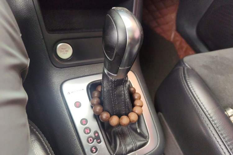 Used Volkswagen Tiguan 2012 2.0 TSI Automatic All-Wheel Drive Flagship Edition Gear Lever