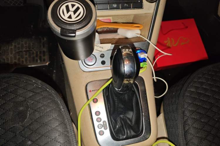 Used Volkswagen Tiguan 2012 2.0 TSI Automatic All-Wheel Drive Flagship Edition Gear Lever