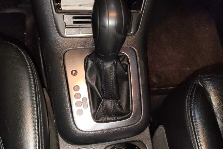 Used Volkswagen Tiguan 2012 1.8TSI Automatic Two-Wheel Drive Elite Edition Gear Lever