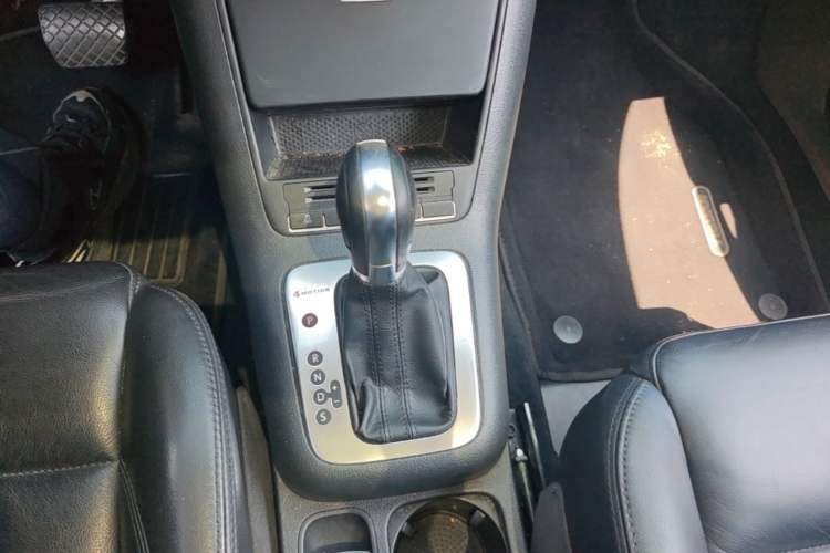 Used Volkswagen Tiguan 2012 1.8TSI Automatic All-Wheel Drive Elite Edition Gear Lever