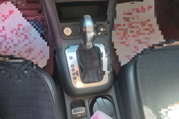 Used Volkswagen Tiguan 2012 2.0 TSI Automatic All-Wheel Drive Elite Edition Gear Lever