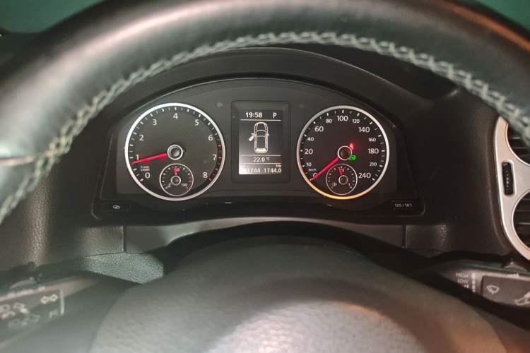 Used Volkswagen Tiguan 2012 1.8TSI Automatic Two-Wheel Drive Trend Edition Instrument Cluster
