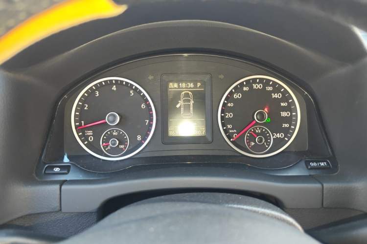 Used Volkswagen Tiguan 2012 1.8TSI Automatic All-Wheel Drive Elite Edition Instrument Cluster