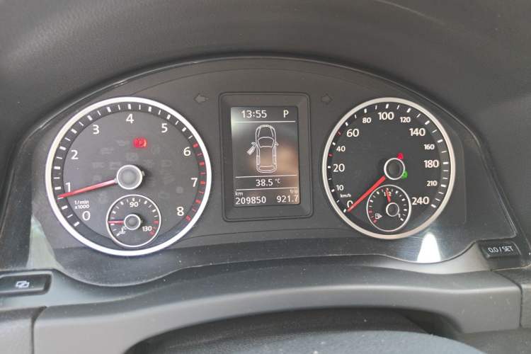 Used Volkswagen Tiguan 2012 1.8TSI Automatic Two-Wheel Drive Trend Edition Instrument Cluster