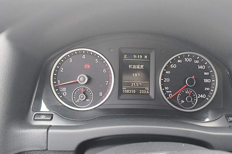 Used Volkswagen Tiguan 2012 1.8TSI Automatic Two-Wheel Drive Elite Edition Instrument Cluster