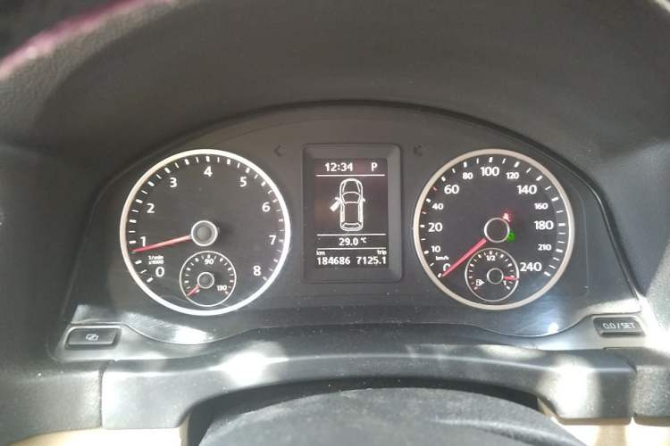 Used Volkswagen Tiguan 2012 1.8TSI Automatic Two-Wheel Drive Trend Edition Instrument Cluster