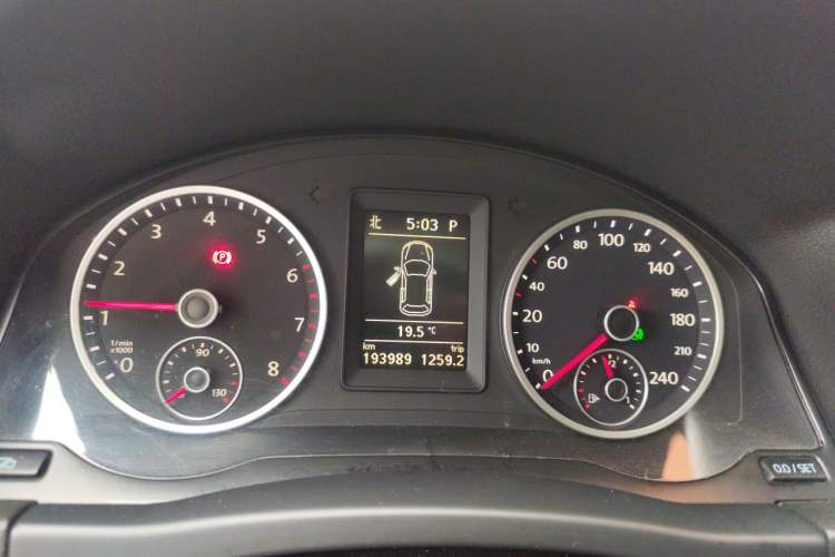 Used Volkswagen Tiguan 2012 2.0 TSI Automatic All-Wheel Drive Flagship Edition Instrument Cluster
