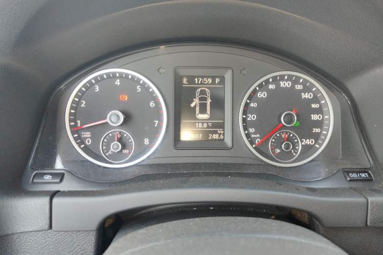 Used Volkswagen Tiguan 2012 1.8TSI Automatic All-Wheel Drive Elite Edition Instrument Cluster