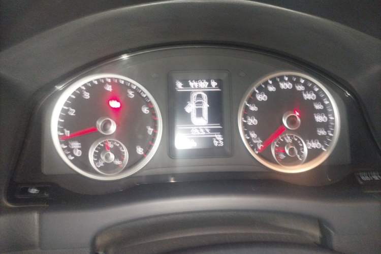 Used Volkswagen Tiguan 2012 2.0 TSI Automatic All-Wheel Drive Elite Edition Instrument Cluster